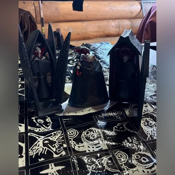 Nightmare before Christmas 3 Vampire Figurine Set - Picture 5 of 8